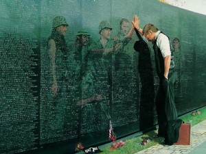 vietnam-memorial-man_touches_friends_touch_back